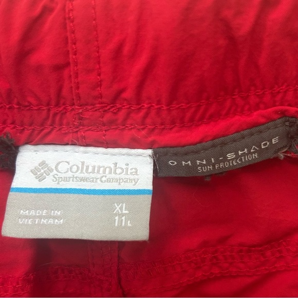 Columbia Bright Red Omni-Shade Shorts - Picture 3 of 6